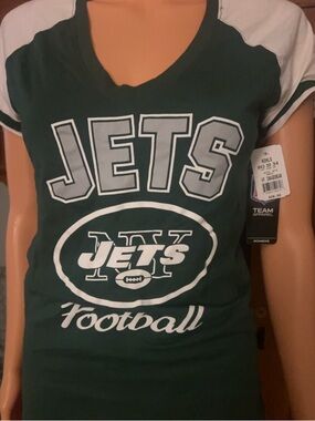 Team Apparel Green & White NY Jets Football Tee